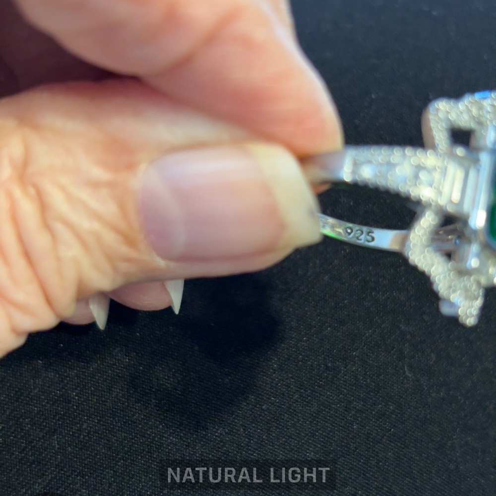 RING ss w/rect. green stone w/4 rect. clear stones & 17 rd. stone sz. 7 $55 - Picture 8 of 8
